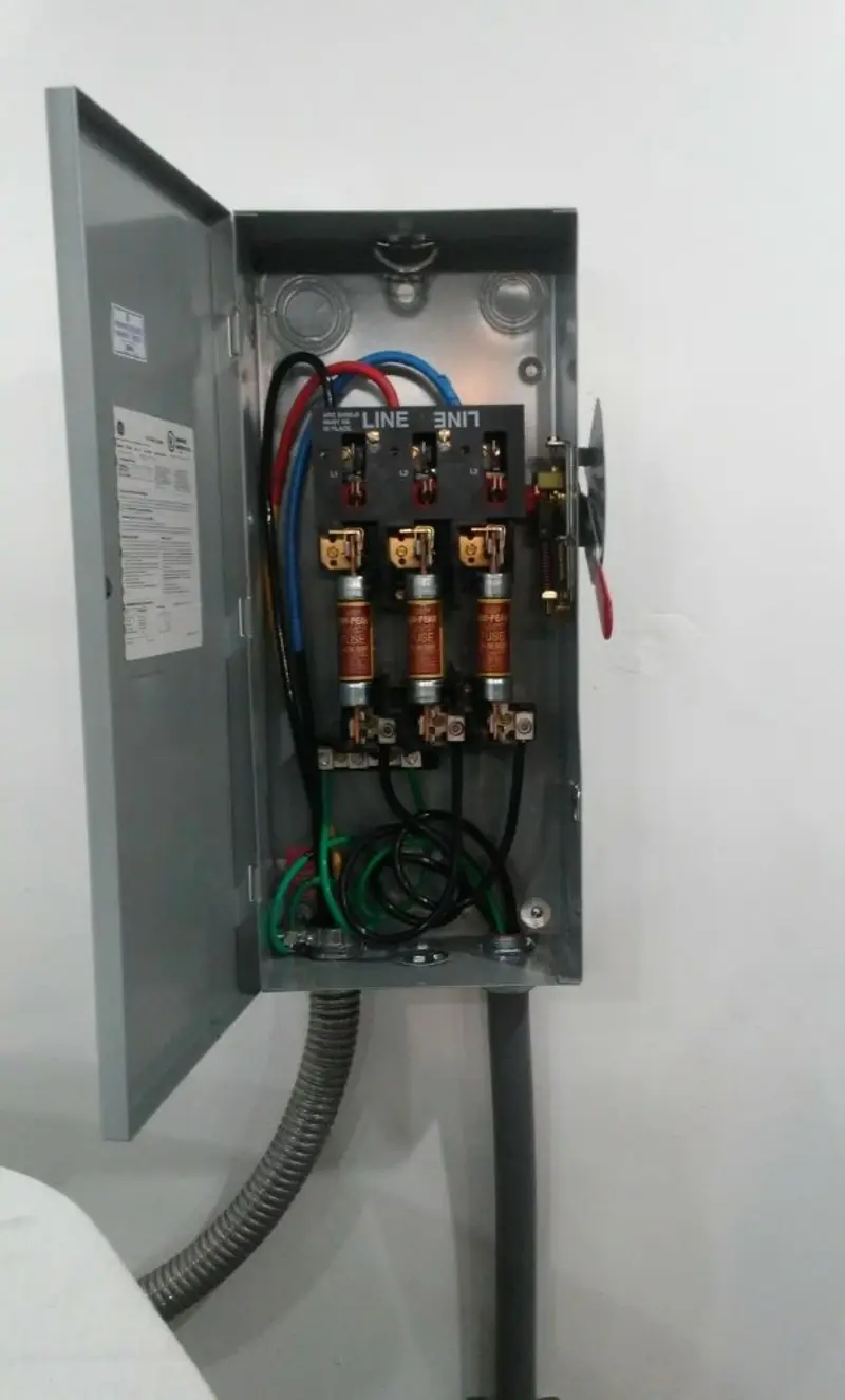 Three-phase disconnect switch installed for Smoke Detector Installation in Gulf Hills